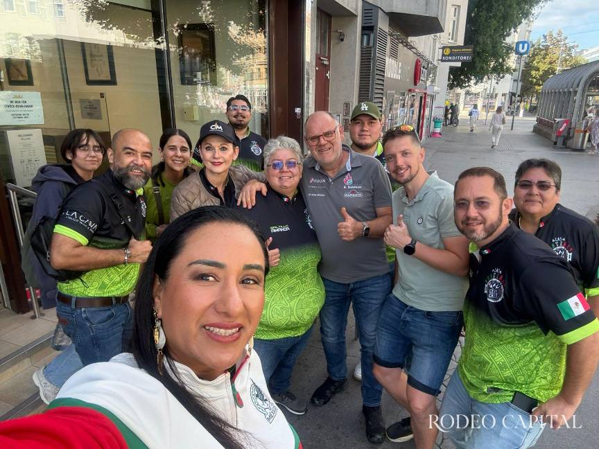 $!El equipo encabezado por Amanda Covarrubias representa a Saltillo en una competencia internacional de alto nivel.