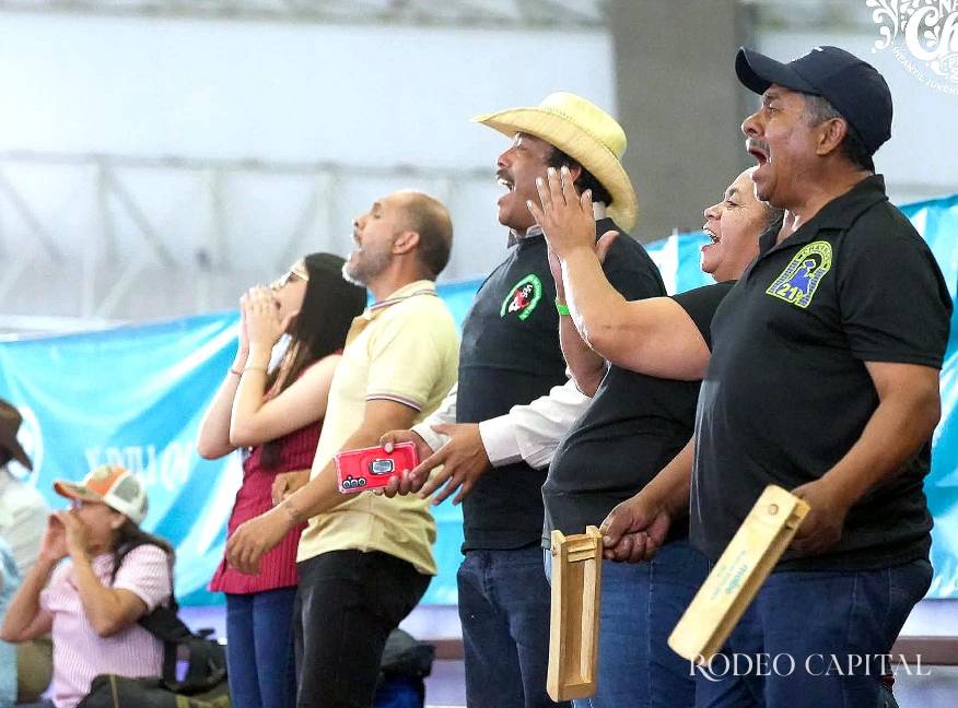 $!Desde las gradas, padres y familiares alientan a estos niños y jóvenes que dan el alma en el ruedo.