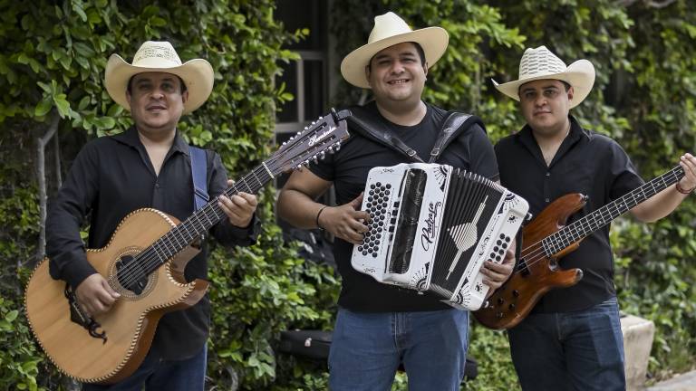 Daniel, Carlos y Emilio Yeverino de la Cruz han convertido una herencia familiar en una trayectoria musical que está por llegar a sus primeros 15 años.
