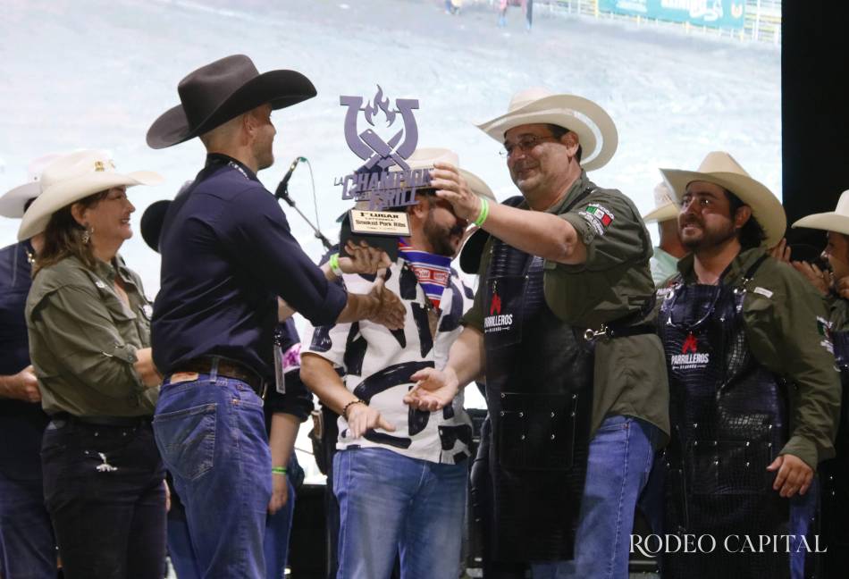$!Parrilleros de Acuña se llevó a casa el primer lugar en dos categorías: Rib eye término medio y Costillar de cerdo.