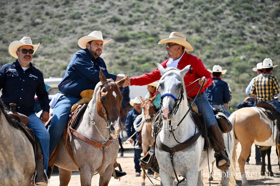 $!Cabalgan en Ramos Arizpe para celebrar el orgullo norteño