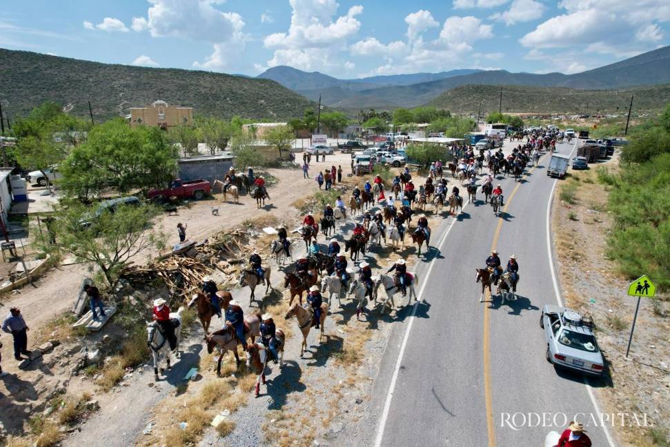 $!Cabalgan en Ramos Arizpe para celebrar el orgullo norteño
