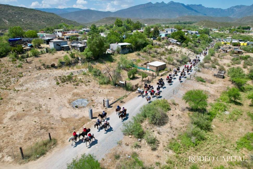 $!Cabalgan en Ramos Arizpe para celebrar el orgullo norteño