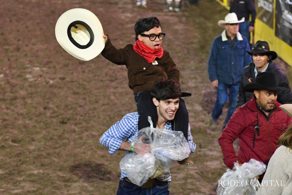 $!El influencer Abelito disfrutó también del Súper Bull.