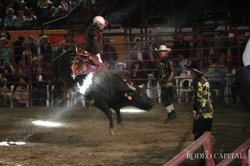 $!Alfonso Orozco triunfa en el Súper Bull de Acuña