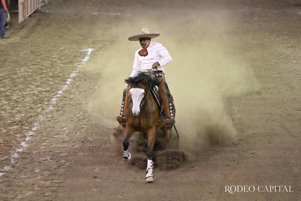 $!Triunfan Ximena Herrera y Luis González en el Caladero por aniversario de lienzo charro