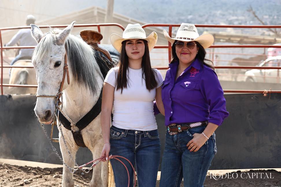 $!Brenda Espinoza, organizadora del evento y su hija.