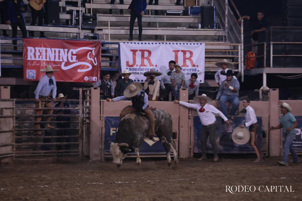 $!Gana Sierra de Zapalinamé la Charreada Nocturna Universitaria