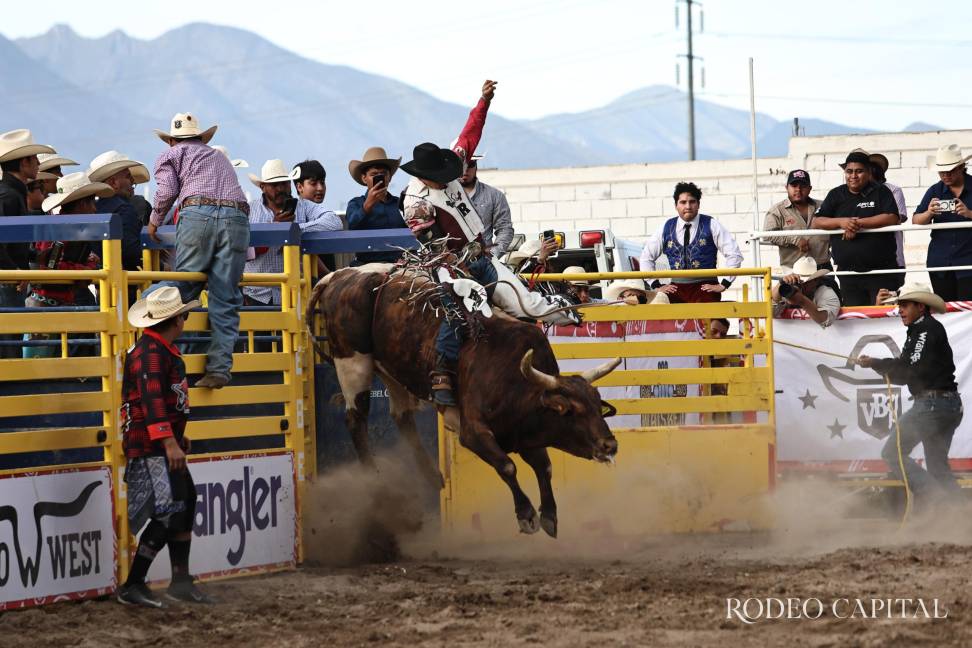 $!Néstor Valtierra es el campeón de Xtreme Bull Rider
