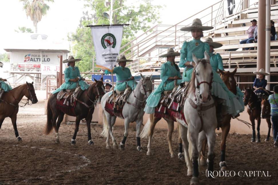 $!Ingresa don Macario González al Salón de la Fama de la Federación Mexicana de Charrería