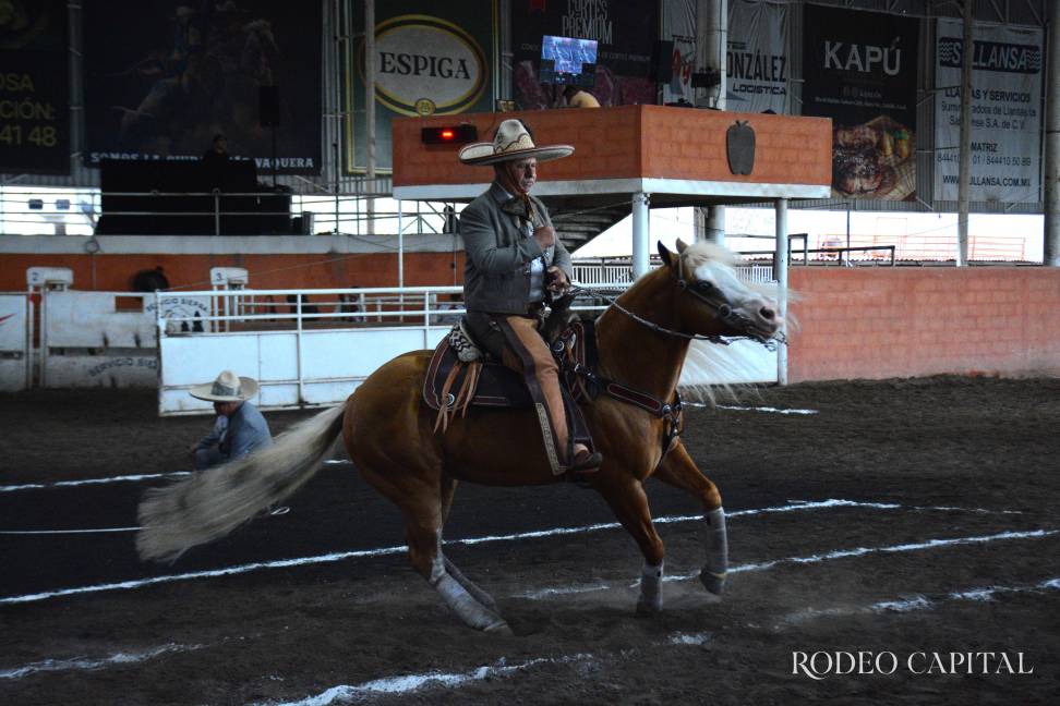 $!Con gran destreza, Leonardo Dávila Salinas ejecuta la Cala de Caballo.