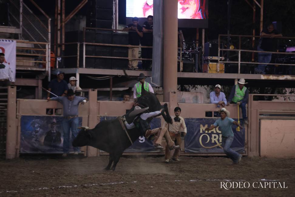 $!Gana Sierra de Zapalinamé la Charreada Nocturna Universitaria