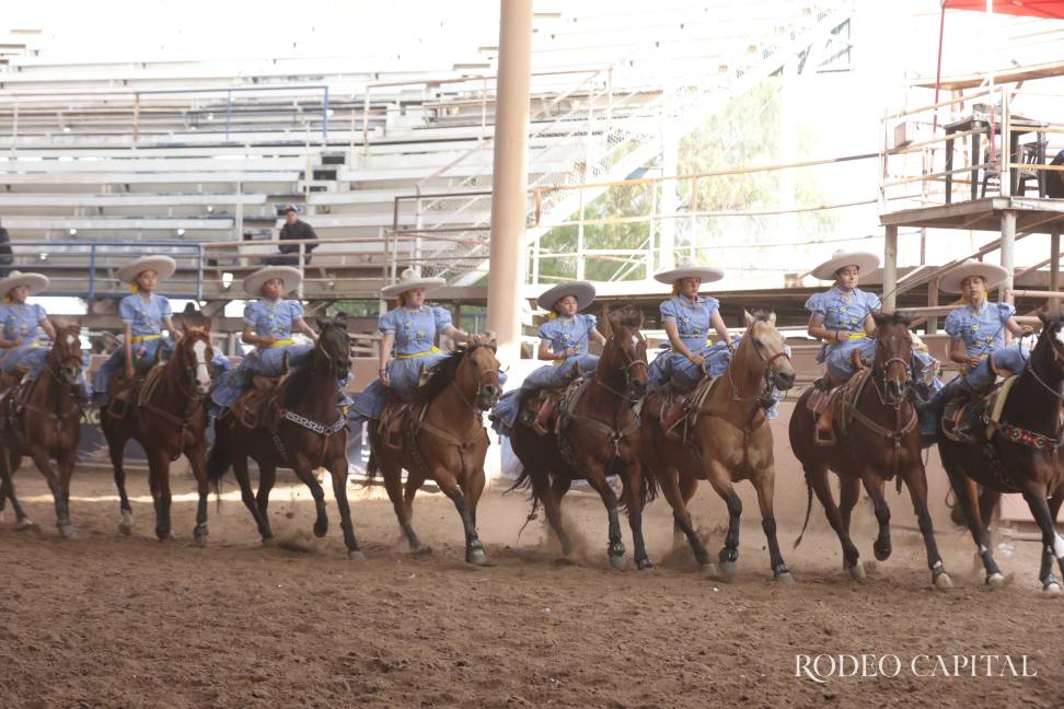 $!Triunfan Ximena Herrera y Luis González en el Caladero por aniversario de lienzo charro