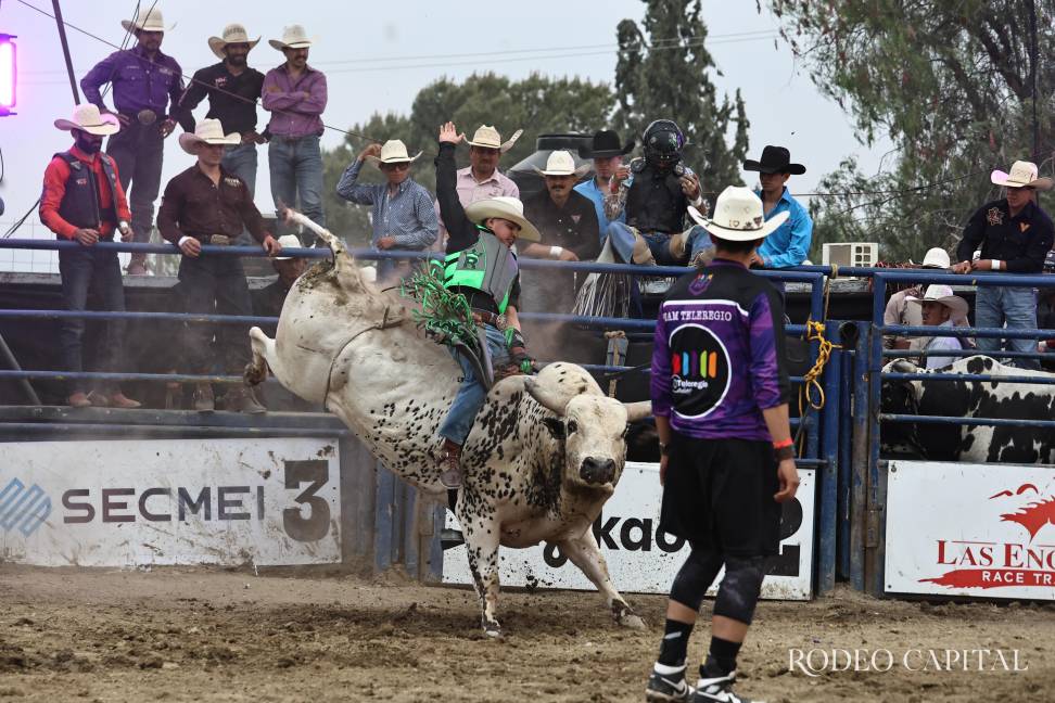 $!Marce Tavares, originario de Guanajuato, logró el segundo lugar con 158 puntos en dos montas.
