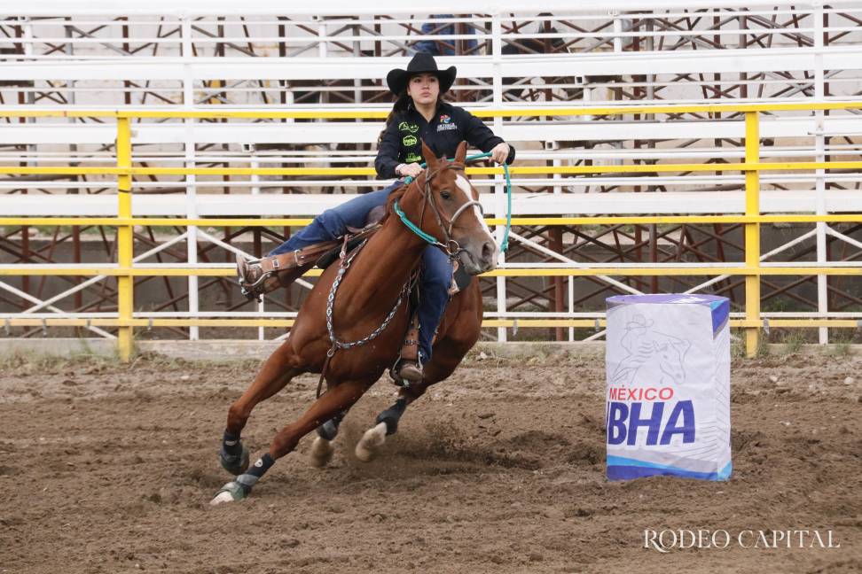 $!Se preparan jinetes para Campeonato Nacional de Barriles
