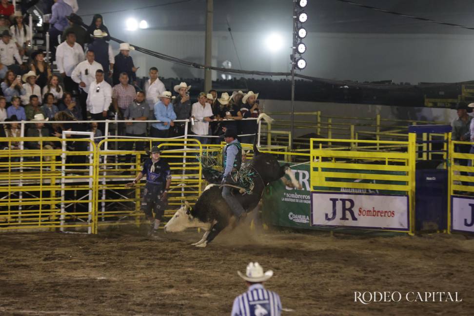 $!La emoción del rodeo se vivirá el domingo en la Arena 8 Segundos.