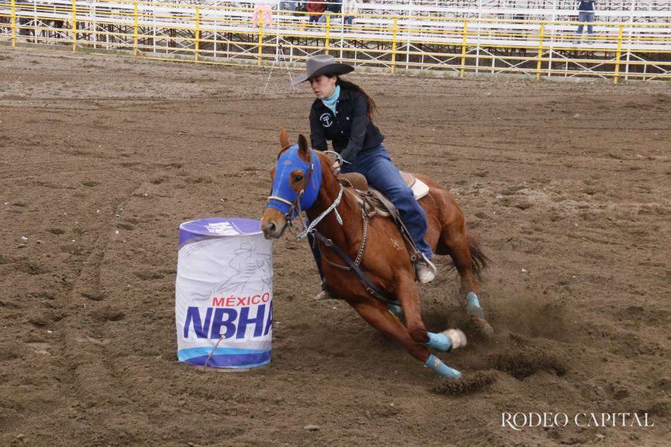 $!Se preparan jinetes para Campeonato Nacional de Barriles