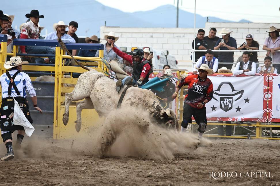 $!Néstor Valtierra es el campeón de Xtreme Bull Rider