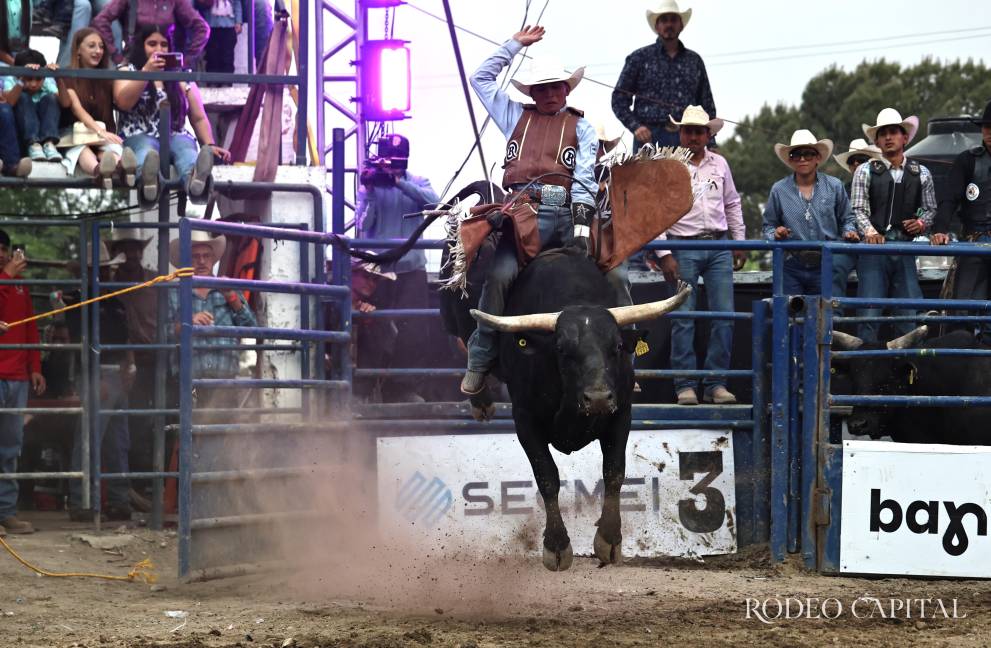 $!Domina Alfredo Ruvalcaba en el Súper Bull de Las Encinas